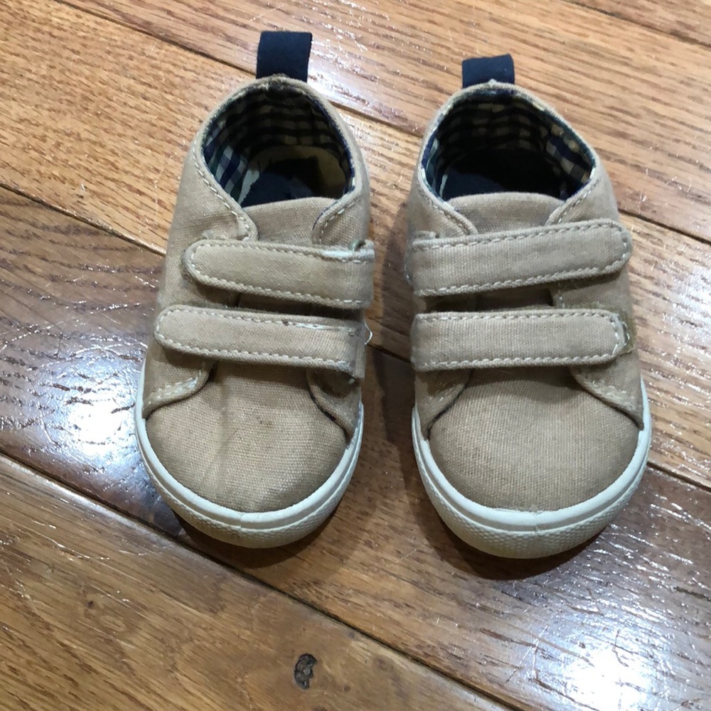 Toddler canvas sneakers